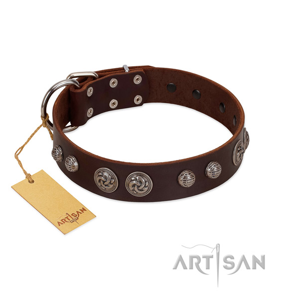 Stylish design genuine leather dog collar for comfy wearing